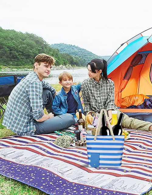 Load image into Gallery viewer, Insulated Tote Bag with Drink Dispenser
